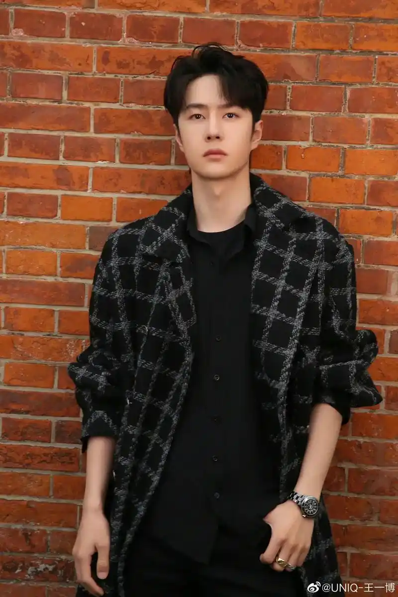 王一博香奈儿品牌形象大使 #王一博新歌落雨版预告海报 #跨 - 抖音