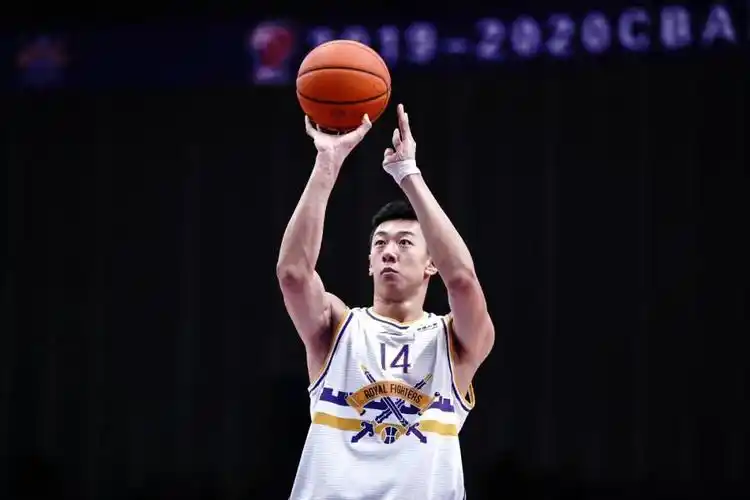 王少杰:如果上网课想学唱歌跳舞 正在写毕业论文_球迷