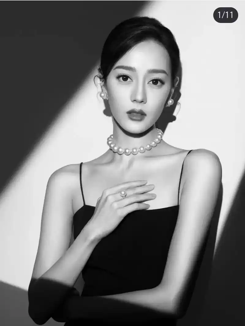 迪丽热巴和她的珍珠.迪丽热巴告诉了大家,珍珠不再仅仅是年长的 - 抖