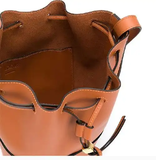 loewe/罗意威 女士牛皮棕色水桶包单肩包