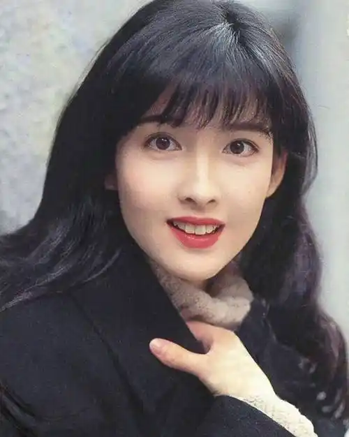 90年代香港四大美女,周慧敏上榜,最后一位最有气质_明星_年龄_攻击力