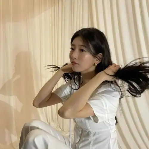 裴秀智超话【instagram】#裴秀智韩剧一切都会实现吗#  240325