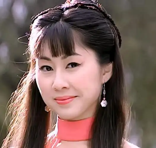 传》3个tvb女主里面,唐宁的气场也是最弱的,她没有杨怡古装端庄大气