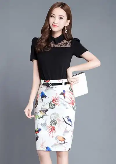 黑色雪纺上衣搭配腰带式一步裙,如果下面再搭配一双白色高跟鞋,则可起