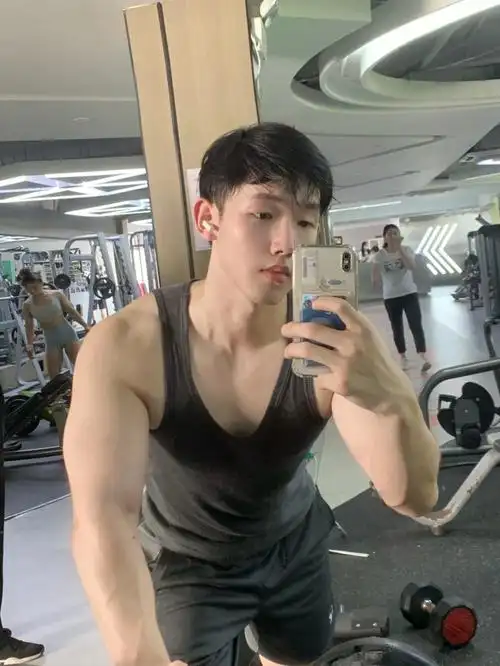 腰好是男生的加分项嘛