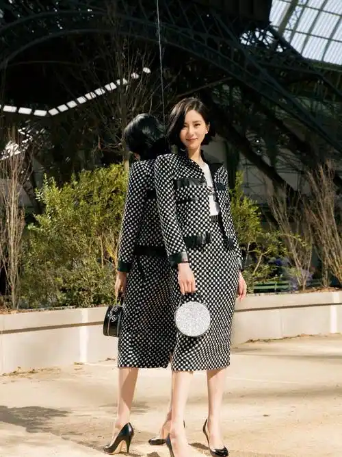 刘诗诗最新杂志大片出炉,演绎高级冷艳风,网友:被美到了_气质_裙子