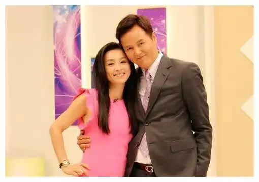 林瑞阳和前妻的儿女不靠父亲独立发展美貌随妈妈很争气