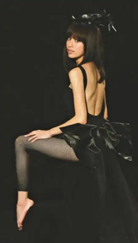 王心凌不走寻常路42岁依旧身材火辣如少女简直美爆了