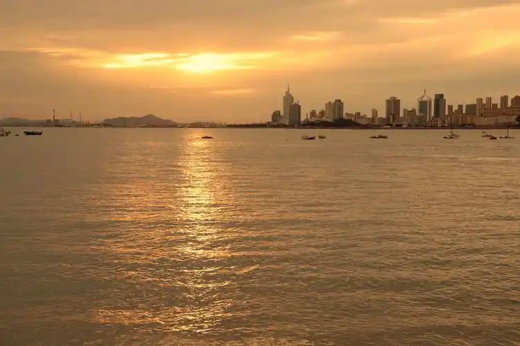 青岛傍晚 ( 4 )～ 海的浪漫