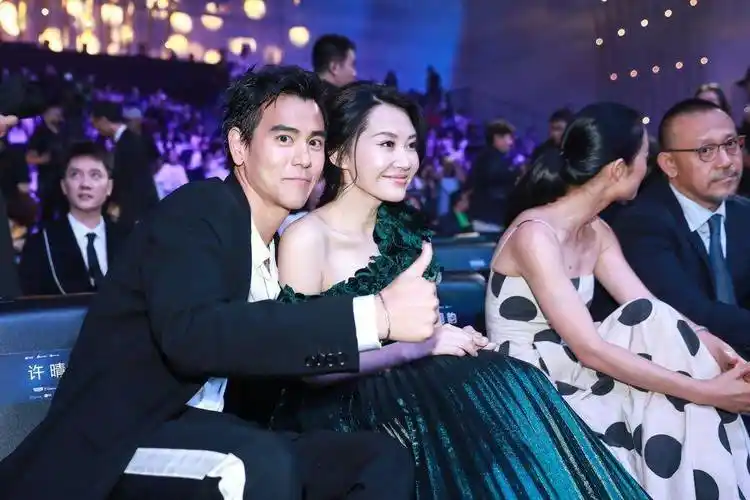 一个成一线男星,一个进军国际,一个成了老婆_邹兆龙_彭于晏_弟子