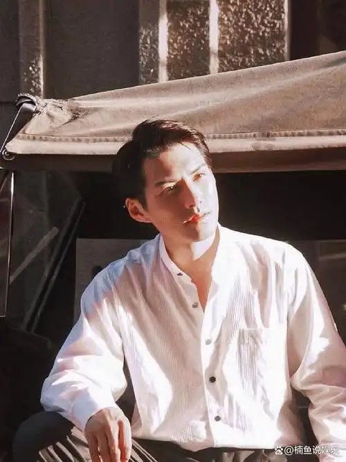 严屹宽扮演的李建成,这些演员们如今都已经40多岁了,他们年轻时候的