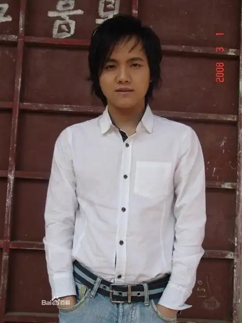 明星相册郑源,华语流行歌手,著名音乐人,词曲作家,中国最年轻的音乐