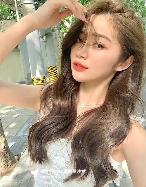 高考完谁染谁好看的发色亚麻色