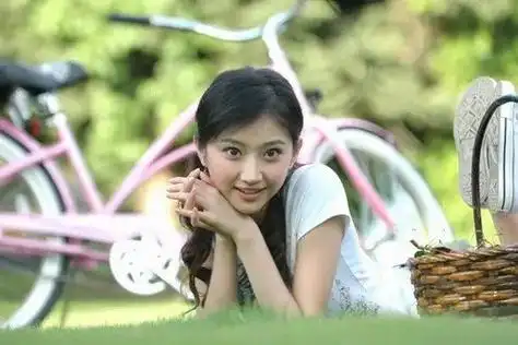 早期的景甜是人间水蜜桃吧#考古景甜早期的照片,感觉每一张都甜乘水