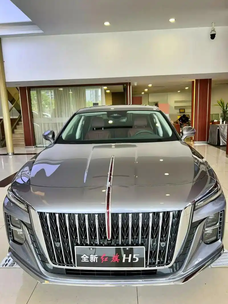 新红旗h5 vs 红旗h5经典.#新款红旗h5 ,大气的外观 - 抖音