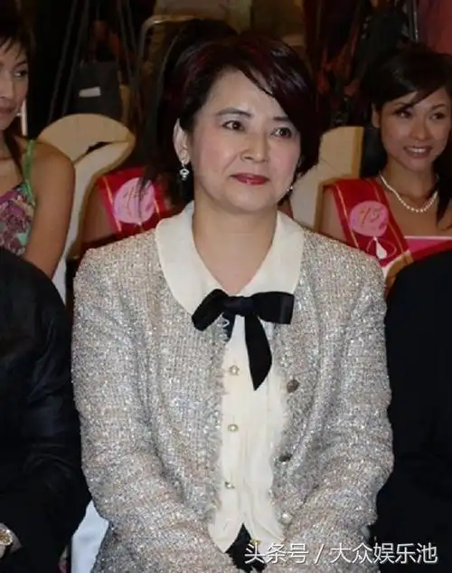 58岁打女胡慧中近照,孙俪的姨奶奶,前夫是黑帮老大遭伏击身亡
