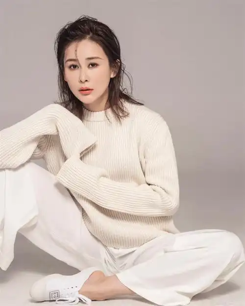 67周扬养母的花样年华圆满收官为挑战自己坚持出演刘冬花