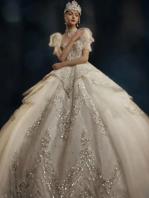 首款仙奢嫁衣-循光·爱境就在宜昌#爱沐婚纱礼服馆  #宜昌最美新