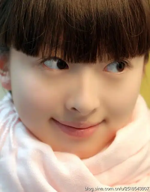 清纯美少妇写真可爱的小脸蛋