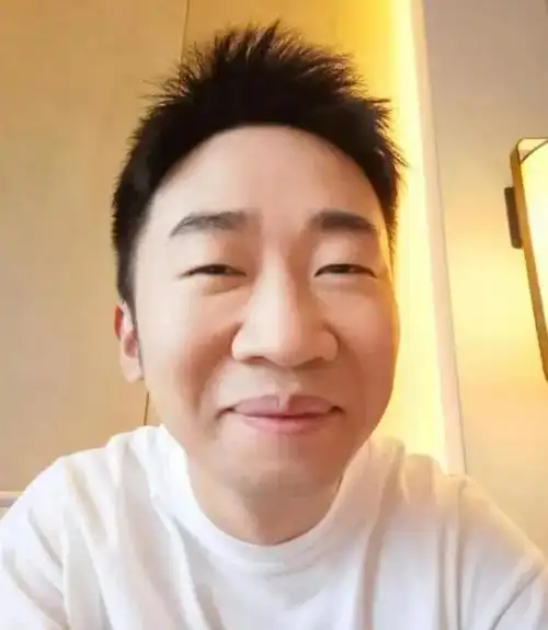 杨迪在节目中谈分手风波跟前任依旧是好友