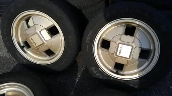 ae86 前期 纯正アルミ 4本セット タイやつき