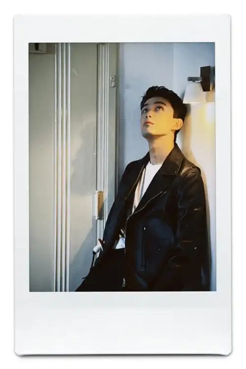 吴磊西装皮衣拍立得##吴磊西装vs皮衣