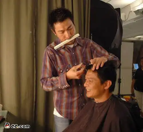 看《刘德华》如何剪男发