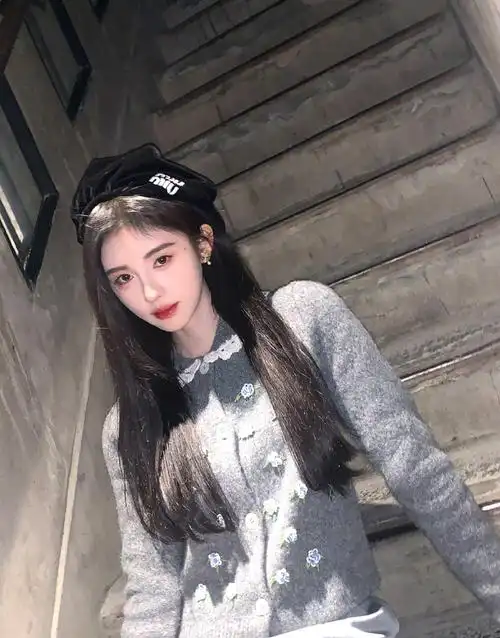 鞠婧祎你不冷吗##鞠婧祎果冻红唇妆#美女是真的不怕冷的吗,这个天