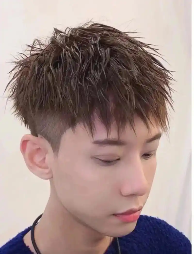 男士烫发.#同城精选 男士碎盖摩根烫发型微微的蓬松度凌乱有型 - 抖音