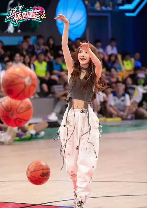 陈意涵这就是灌篮(奶香少女陈意涵灌篮照))