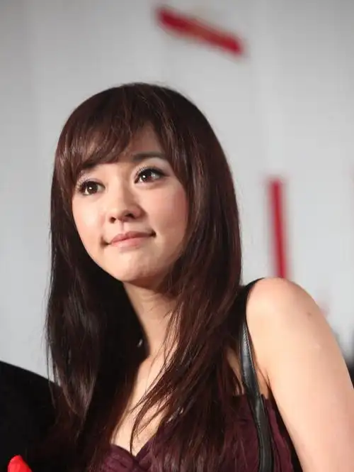 女神陈意涵的美照,最后一张大秀"闺蜜情"!