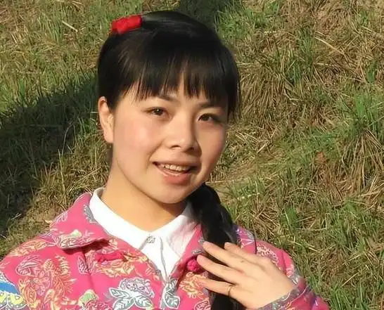 王二妮与阿宝传绯闻嫁农村小伙如今的她证明宋丹丹说的没错