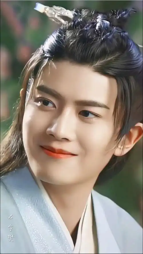 热门#任嘉伦小可爱一枚