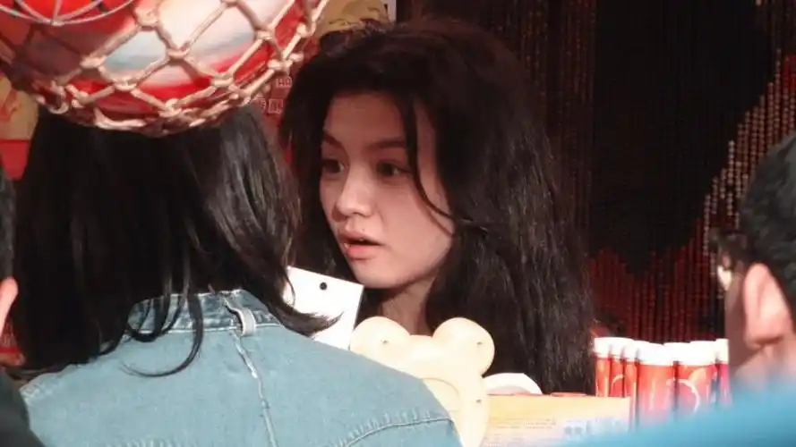 春夏海报剧照怪物先生