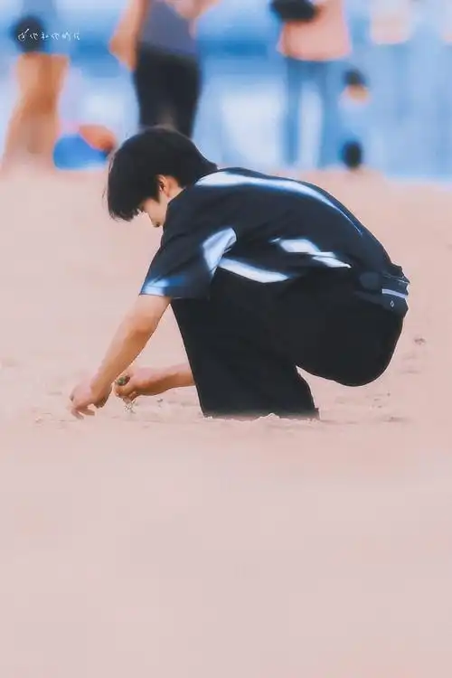 张嘉元的白巧克力腹肌00