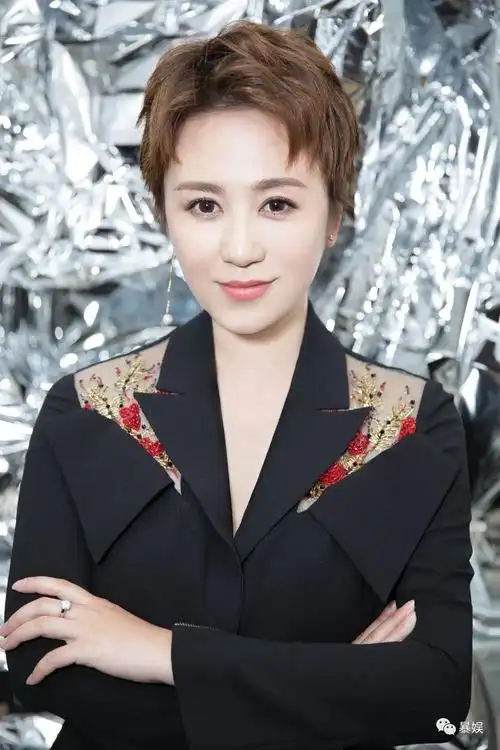 暴娱专访马丽既然喜剧选择了我我就不能有偶像包袱