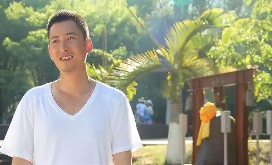 他是运气"最好"的农民工:只因相貌英俊,从工地搬砖到改行演戏