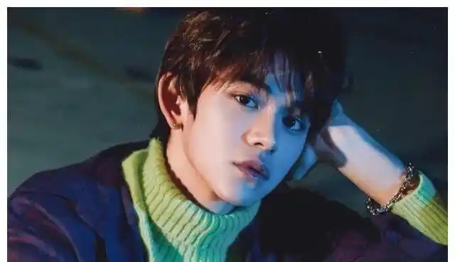 lucas黄旭熙暂停一切活动,生活争议仍在发酵_jalape_回应_韩娱