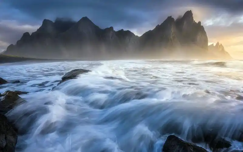 电脑壁纸里面绝美的风景都在哪里呀