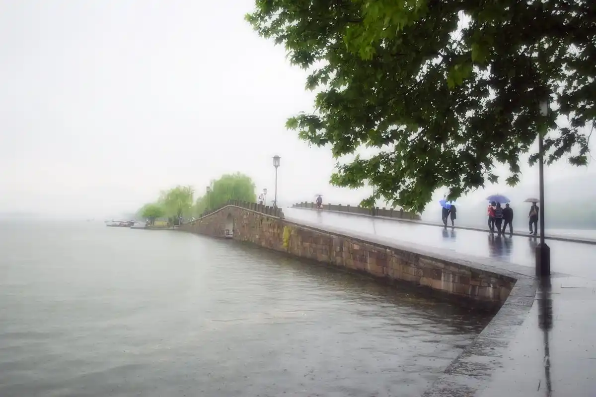 【雨中断桥摄影图片】杭州 西湖 断桥生活摄影_太平洋电脑网摄影部落