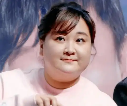 贾玲暴瘦100斤,我震惊了._减肥_电影_张小斐