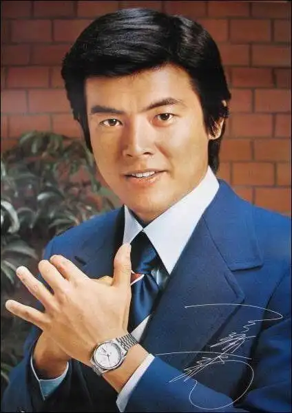 越老越耐看的男人,脸上会有这4处"挺翘",看三浦友和就知道了