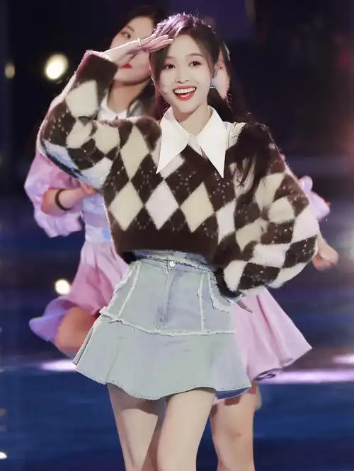 吴宣仪私服穿搭