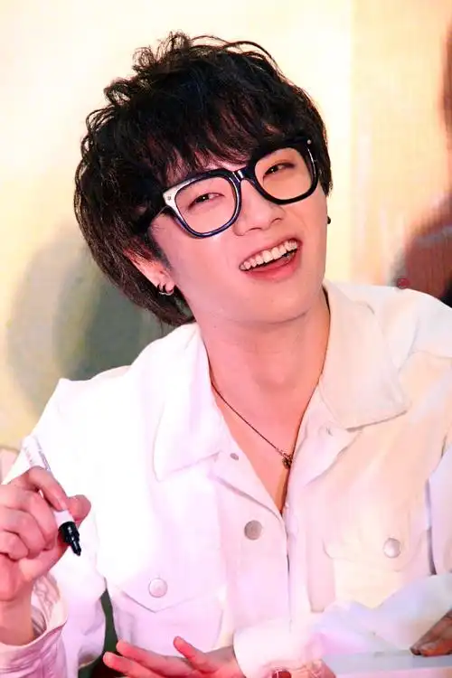 2014年11月27日 10:57   关注   华晨宇小王子守护团的照片 - 微相册