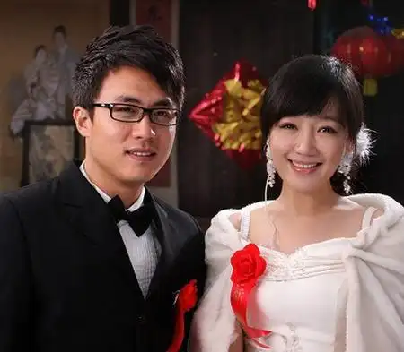 传闻薛佳凝已经结婚,老公樊兵个人资料被热搜为胡歌第一个公开的女友