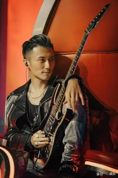 谢霆锋终结四大天王时代,当年他到底有多火