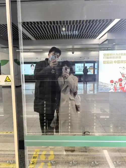 158和185近30cm身高差