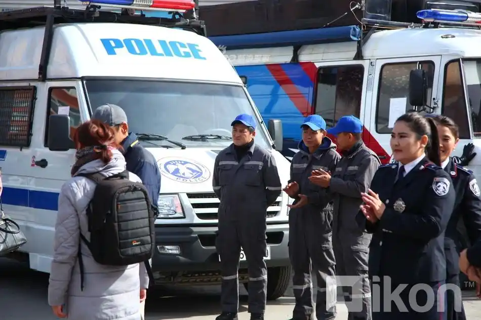 装备良莠不济!蒙古警察开放日亮家底还有装甲车