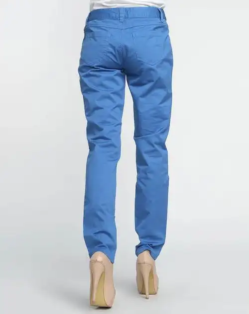 海蓝色衣服 浅蓝色衣服配什么颜色裤子?-图片大观-奇异网