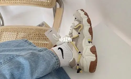 斐乐蔡徐坤同款